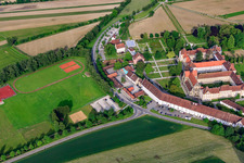 Photographie aérienne de École Château Salem dans le Monastère et Château Salem à le quartier Stefansfeld in Salem dans le département Bade-Wurtemberg, Allemagne