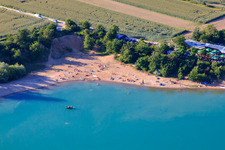 Karlsruhe-Rheinstetten, Lac Epple à le quartier Silberstreifen in Rheinstetten dans le département Bade-Wurtemberg, Allemagne hors des airs