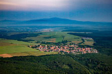 Vue aérienne de De l'est à le quartier Hüttenrode in Blankenburg dans le département Saxe-Anhalt, Allemagne