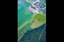 Vue aérienne de Parc de vacances dans la ville occidentale de Pullman City près de Hasselfelde à le quartier Hasselfelde in Oberharz am Brocken dans le département Saxe-Anhalt, Allemagne