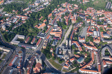 Vue aérienne de Cathédrale et à Halberstadt dans le département Saxe-Anhalt, Allemagne