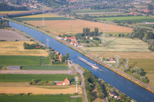 Vue aérienne de Watten dans le département Nord, France