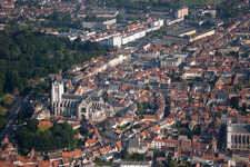 Vue aérienne de Quartier Centre Ville-Bruyères in Longuenesse dans le département Pas de Calais, France