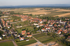 Vue oblique de Niederlauterbach dans le département Bas Rhin, France