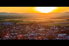 Photographie aérienne de Coucher de soleil sur la ville à Kandel dans le département Rhénanie-Palatinat, Allemagne