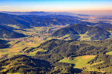 Vue aérienne de Vue du nord à le quartier Kollnau in Waldkirch dans le département Bade-Wurtemberg, Allemagne