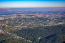 Vue aérienne de Quartier Bombach in Kenzingen dans le département Bade-Wurtemberg, Allemagne