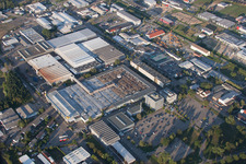 Vue aérienne de Zone industrielle avec LUK à Bühl dans le département Bade-Wurtemberg, Allemagne