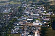 Zone industrielle à le quartier Vimbuch in Bühl dans le département Bade-Wurtemberg, Allemagne hors des airs