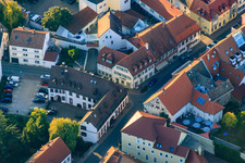 Vue aérienne de Oberamtstraße x Hauptstraße avec Beihofer GmbH à Germersheim dans le département Rhénanie-Palatinat, Allemagne