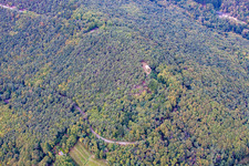 Vue aérienne de Chapelle de protection Mariä Wetterkreuz sur le Kalmit à Maikammer dans le département Rhénanie-Palatinat, Allemagne