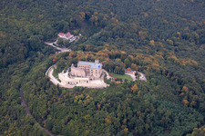 Enregistrement par drone de Château de Hambach à le quartier Diedesfeld in Neustadt an der Weinstraße dans le département Rhénanie-Palatinat, Allemagne