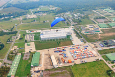 DeCA CDC et DLA Germersheim, dépôt de l'armée américaine à Lingenfeld dans le département Rhénanie-Palatinat, Allemagne du point de vue du drone