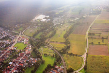 Vue oblique de Ferme d'autruches Mhou à la base de loisirs Moby Dick à Rülzheim dans le département Rhénanie-Palatinat, Allemagne