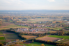 Vue aérienne de Du nord-ouest à Neupotz dans le département Rhénanie-Palatinat, Allemagne