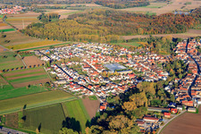 Vue aérienne de Vue du village depuis l'ouest à Kuhardt dans le département Rhénanie-Palatinat, Allemagne