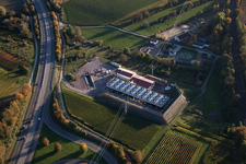 Systèmes de refroidissement de la centrale géothermique à Insheim dans le département Rhénanie-Palatinat, Allemagne d'en haut