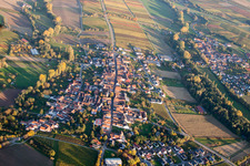 Quartier Heuchelheim in Heuchelheim-Klingen dans le département Rhénanie-Palatinat, Allemagne depuis l'avion