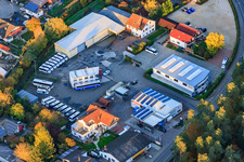 Photographie aérienne de Suis le parc industriel de Kleinwald avec du PÉTROLE ! station-service et ProBus Reisemobile GmbH à Herxheim bei Landau dans le département Rhénanie-Palatinat, Allemagne