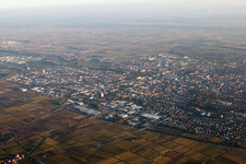 Vue aérienne de Landau du nord à Landau in der Pfalz dans le département Rhénanie-Palatinat, Allemagne