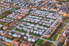 Vue aérienne de Chantier pour la construction d'un nouveau complexe résidentiel multifamilial à Landau in der Pfalz dans le département Rhénanie-Palatinat, Allemagne