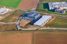 Nouveau bâtiment d'ITK Engineering GmbH à Rülzheim dans le département Rhénanie-Palatinat, Allemagne d'un drone