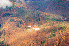 Clinique à Eußerthal dans le département Rhénanie-Palatinat, Allemagne d'un drone