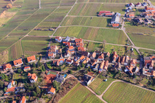 Vue aérienne de Oberdorf en hiver à le quartier Weyher in Weyher in der Pfalz dans le département Rhénanie-Palatinat, Allemagne