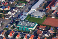 Vue aérienne de École primaire à Lingenfeld dans le département Rhénanie-Palatinat, Allemagne