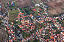 Photographie aérienne de Fondation St. Paulus Herxheim et Centre de soutien Caritas St. Laurentius et Paulus à Herxheim bei Landau dans le département Rhénanie-Palatinat, Allemagne