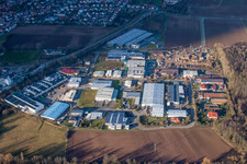 Vue aérienne de Zone industrielle de Große Ahlmühle en hiver à Rohrbach dans le département Rhénanie-Palatinat, Allemagne
