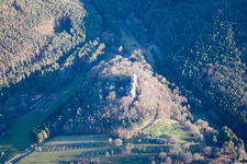 Enregistrement par drone de Erlenbach, château de Berwartstein à Erlenbach bei Dahn dans le département Rhénanie-Palatinat, Allemagne
