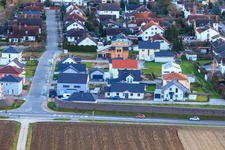 Nouvelle zone de développement à Holderbusch vue du nord à Minfeld dans le département Rhénanie-Palatinat, Allemagne d'en haut
