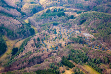 Vue aérienne de Village de vacances Eichwald à le quartier Gossersweiler in Gossersweiler-Stein dans le département Rhénanie-Palatinat, Allemagne