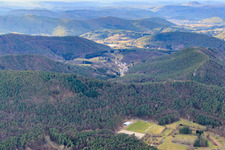 Enregistrement par drone de Dimbach dans le département Rhénanie-Palatinat, Allemagne