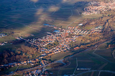Vue d'oiseau de Siebeldingen dans le département Rhénanie-Palatinat, Allemagne