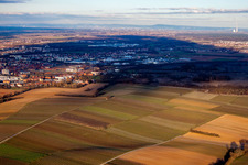 Enregistrement par drone de Landau vu de l'ouest à Landau in der Pfalz dans le département Rhénanie-Palatinat, Allemagne
