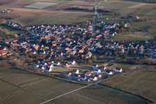 Champs agricoles et surfaces utilisables à Impflingen dans le département Rhénanie-Palatinat, Allemagne hors des airs