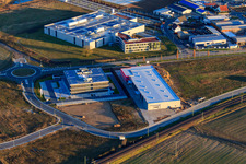 Vue oblique de ITK Engineering GmbH dans le parc industriel Im Speyerer Tal à Rülzheim dans le département Rhénanie-Palatinat, Allemagne