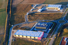 ITK Engineering GmbH dans le parc industriel Im Speyerer Tal à Rülzheim dans le département Rhénanie-Palatinat, Allemagne hors des airs