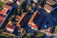 Vue aérienne de Hôtel-Restaurant Schweigener Hof à le quartier Schweigen in Schweigen-Rechtenbach dans le département Rhénanie-Palatinat, Allemagne