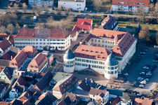 Vue aérienne de Mairie de l'administration de la ville et de l'administration municipale à Bad Bergzabern dans le département Rhénanie-Palatinat, Allemagne