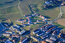 Vue oblique de Nouvelle zone de développement Im Wingert à le quartier Pleisweiler in Bad Bergzabern dans le département Rhénanie-Palatinat, Allemagne