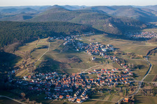 Quartier Gleiszellen in Gleiszellen-Gleishorbach dans le département Rhénanie-Palatinat, Allemagne depuis l'avion