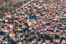 Vue oblique de Vue des rues et des maisons des quartiers résidentiels à le quartier Arzheim in Landau in der Pfalz dans le département Rhénanie-Palatinat, Allemagne