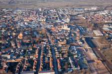 Landau in der Pfalz dans le département Rhénanie-Palatinat, Allemagne depuis l'avion