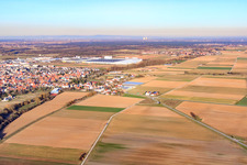 Vue aérienne de Interpark du sud-ouest en hiver à le quartier Offenbach in Offenbach an der Queich dans le département Rhénanie-Palatinat, Allemagne