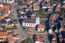 Vue d'oiseau de Niederlauterbach dans le département Bas Rhin, France