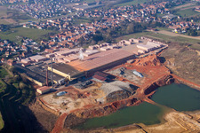 Vue aérienne de Niederbetschdorf dans le département Bas Rhin, France