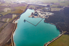 Vue aérienne de Lac de carrière à le quartier Legelshurst in Willstätt dans le département Bade-Wurtemberg, Allemagne